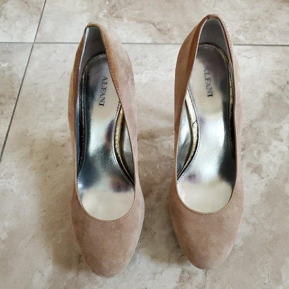 Alfani women's suede shoes size 7.5 - Picture 3 of 8